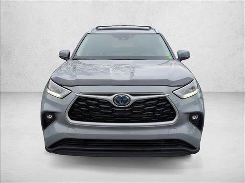 Used 2023 Toyota Highlander Bronze Edition image 2