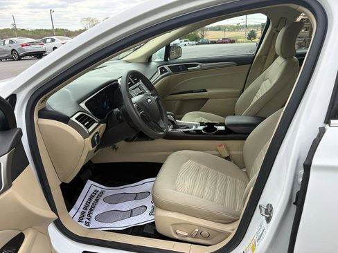 Used 2016 Ford Fusion SE image 7