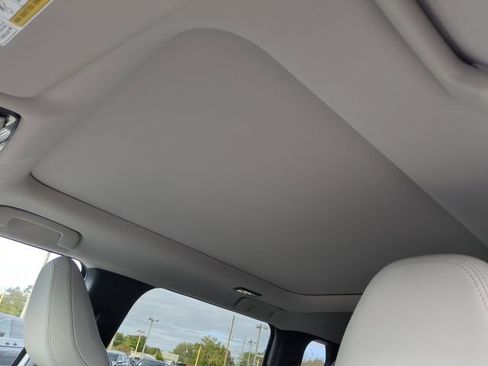 New 2025 Mitsubishi Outlander SE image 24