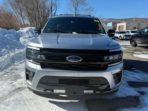 Used 2023 Ford Expedition Platinum image 11