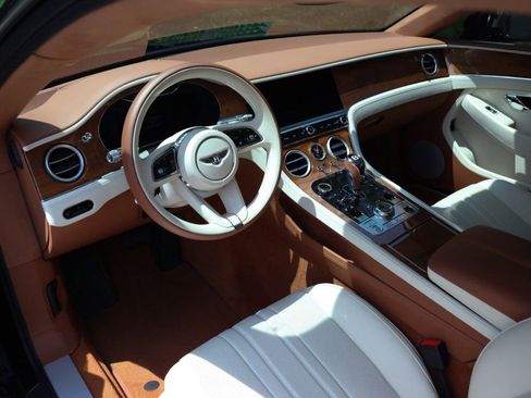 Used 2024 Bentley Continental GT image 43