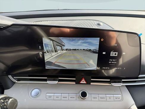 New 2026 Hyundai Elantra Limited FWD image 21