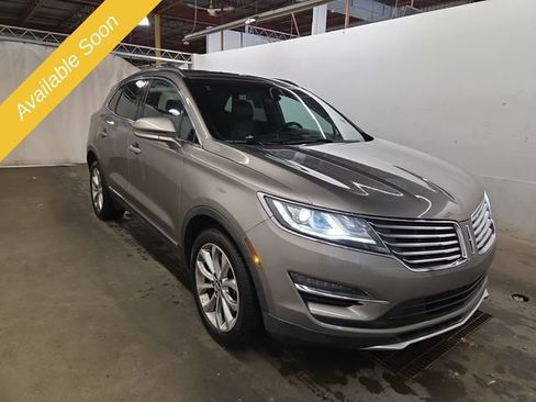 Used 2017 Lincoln MKC Select w/ Select Plus Package AWD/4WD image 6
