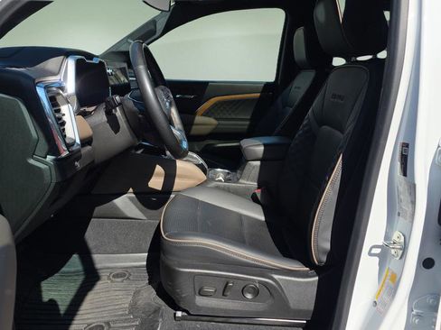 Used 2023 GMC Canyon Denali image 10