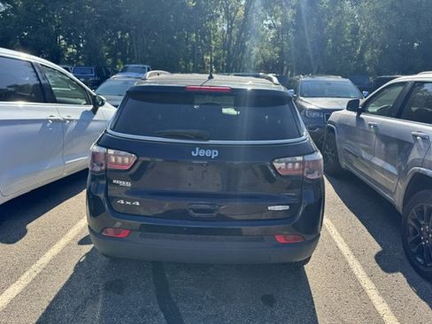 Used 2018 Jeep Compass Latitude w/ Cold Weather Group AWD/4WD image 5