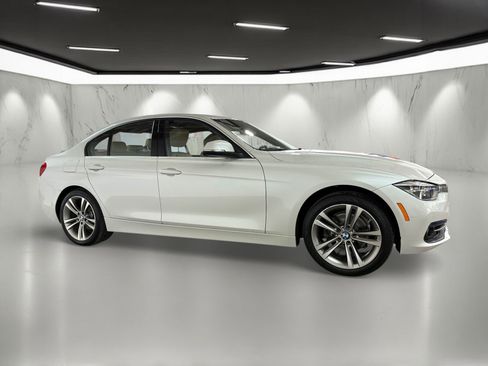 Used 2018 BMW 330i 330i w/ Convenience Package image 7