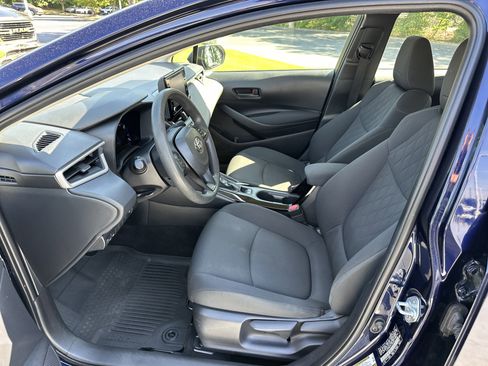 Used 2022 Toyota Corolla LE FWD image 16