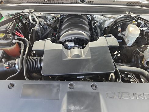 Used 2015 Chevrolet Suburban LT RWD image 28
