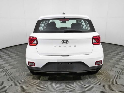 Used 2023 Hyundai Venue SE FWD image 26