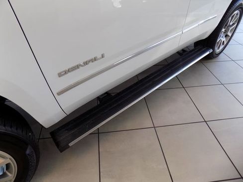 Used 2019 GMC Yukon Denali image 33