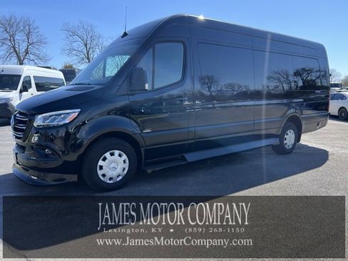 Used 2023 Mercedes-Benz Sprinter 3500 image 5
