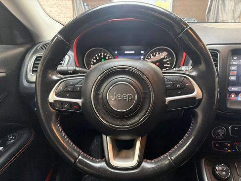 Used 2019 Jeep Compass Trailhawk AWD/4WD image 19