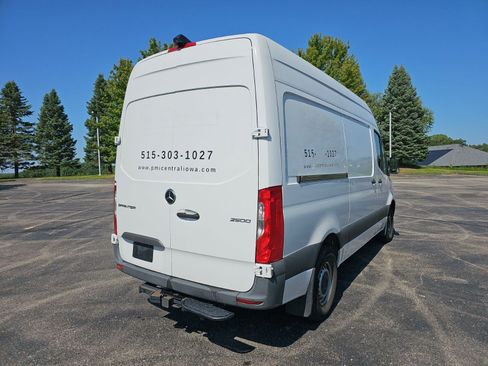 Used 2021 Mercedes-Benz Sprinter 2500 image 6