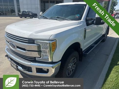 Used 2017 Ford F250 Lariat w/ Lariat Value Package AWD/4WD image 8