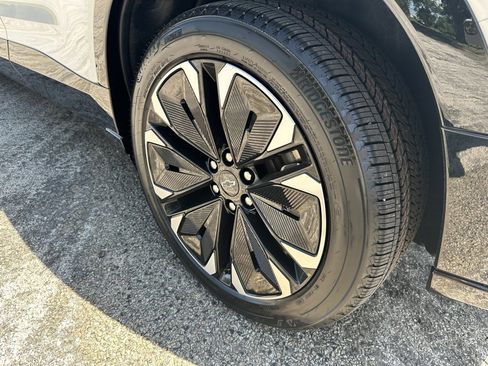 New 2025 Chevrolet Blazer EV RS image 12