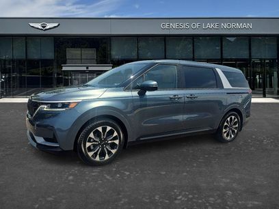 Used 2023 Kia Carnival EX