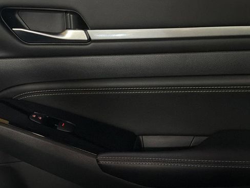 Used 2023 Nissan Altima 2.5 SV w/ SV Premium Package image 19