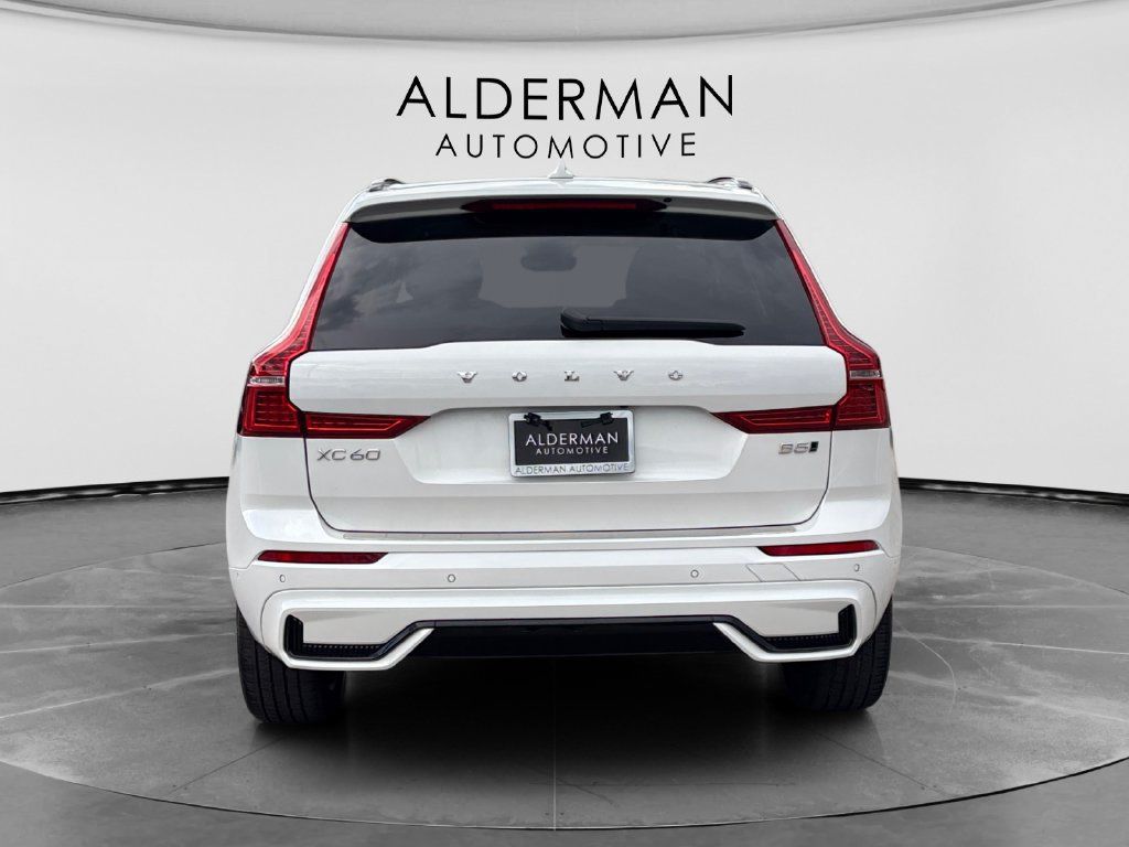 Used 2024 Volvo XC60 B5 Plus w/ Protection Package Premier AWD/4WD image 4