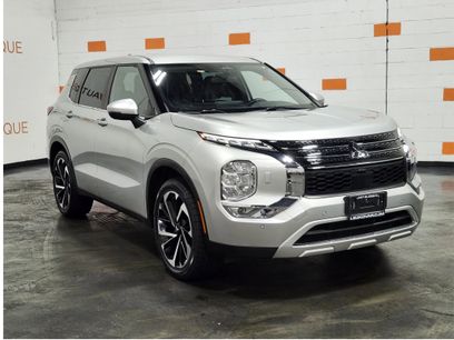 Used 2023 Mitsubishi Outlander SE