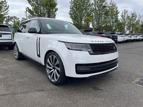 New 2026 Land Rover Range Rover Long Wheelbase SE AWD/4WD image 8