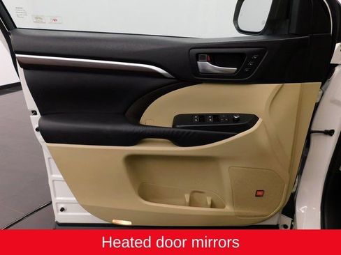 Used 2015 Toyota Highlander Limited image 19