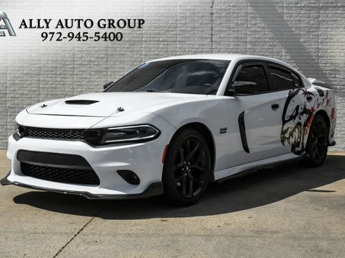 Used 2019 Dodge Charger R/T w/ Blacktop Package RWD image 1
