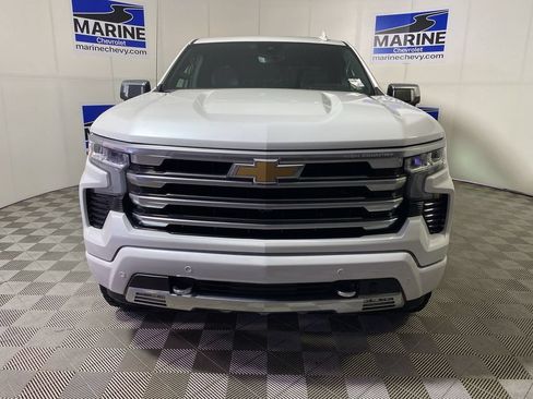Used 2024 Chevrolet Silverado 1500 High Country w/ High Country Premium Package AWD/4WD image 12