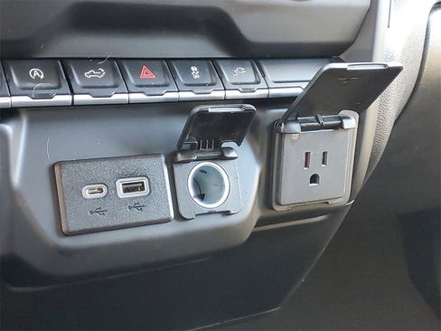 Used 2022 Chevrolet Silverado 1500 Custom Trail Boss w/ Safety Confidence Package image 27