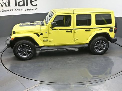 Used 2023 Jeep Wrangler Unlimited Sahara w/ LED Lighting Group AWD/4WD image 57
