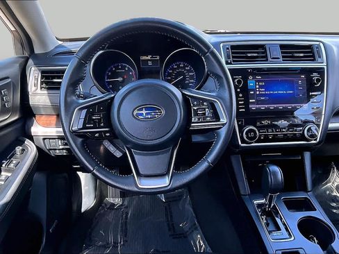 Used 2019 Subaru Outback 2.5i Limited AWD/4WD image 5