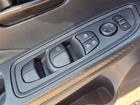 New 2025 Nissan Versa S image 20