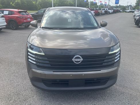 Used 2025 Nissan Kicks SV FWD image 2