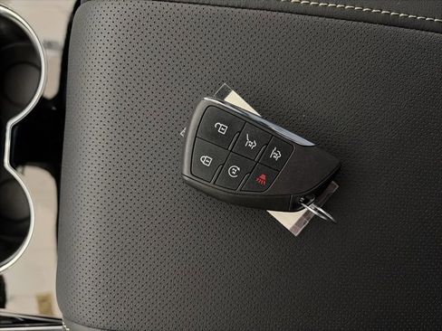 New 2026 Chevrolet Suburban Premier image 26