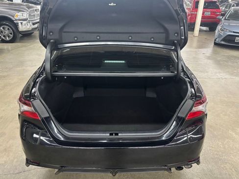 Used 2022 Toyota Camry SE image 8