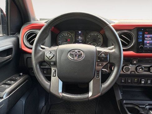 Used 2018 Toyota Tacoma TRD Sport w/ Technology Package AWD/4WD image 12