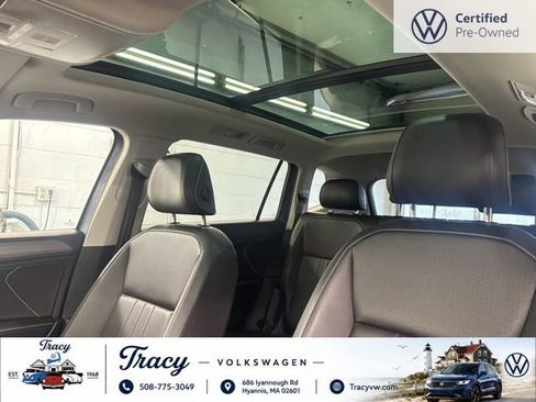 Certified 2023 Volkswagen Tiguan SE w/ Panoramic Sunroof Package AWD/4WD image 18