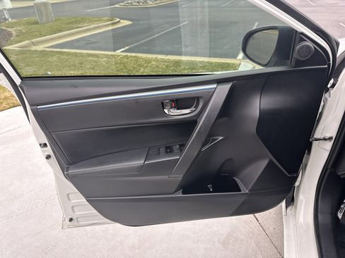 Used 2014 Toyota Corolla S image 14