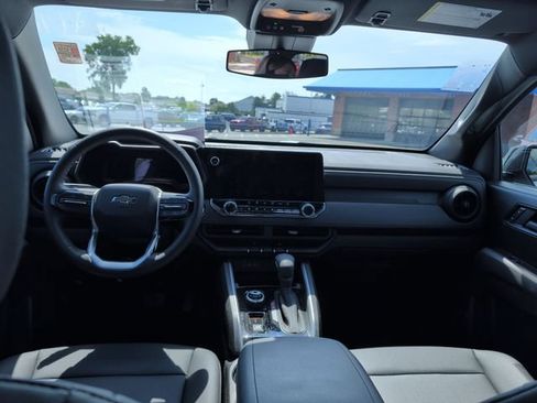 Used 2026 Chevrolet Colorado Trail Boss AWD/4WD image 19