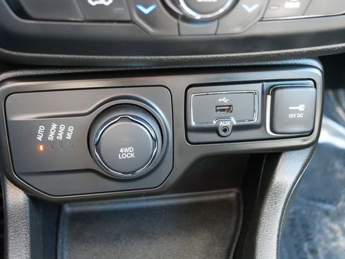 Used 2023 Jeep Renegade Altitude w/ Convenience Group I image 33