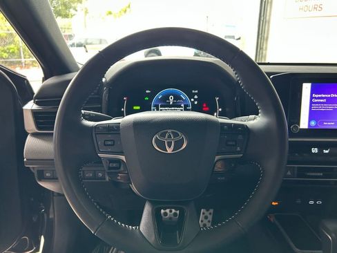 Used 2025 Toyota Camry SE w/ Convenience Package FWD image 19