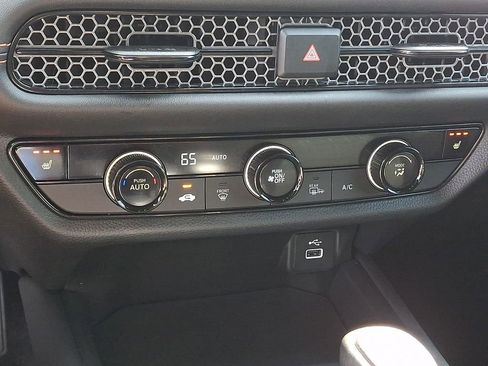 Used 2023 Honda HR-V Sport image 16