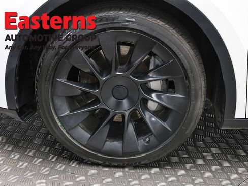 Used 2022 Tesla Model Y Long Range AWD/4WD image 25