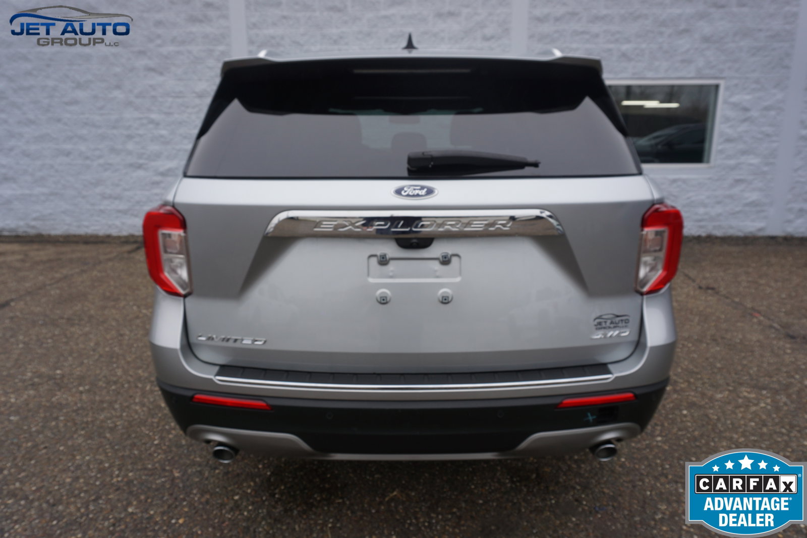 Used 2023 Ford Explorer Limited AWD/4WD image 15