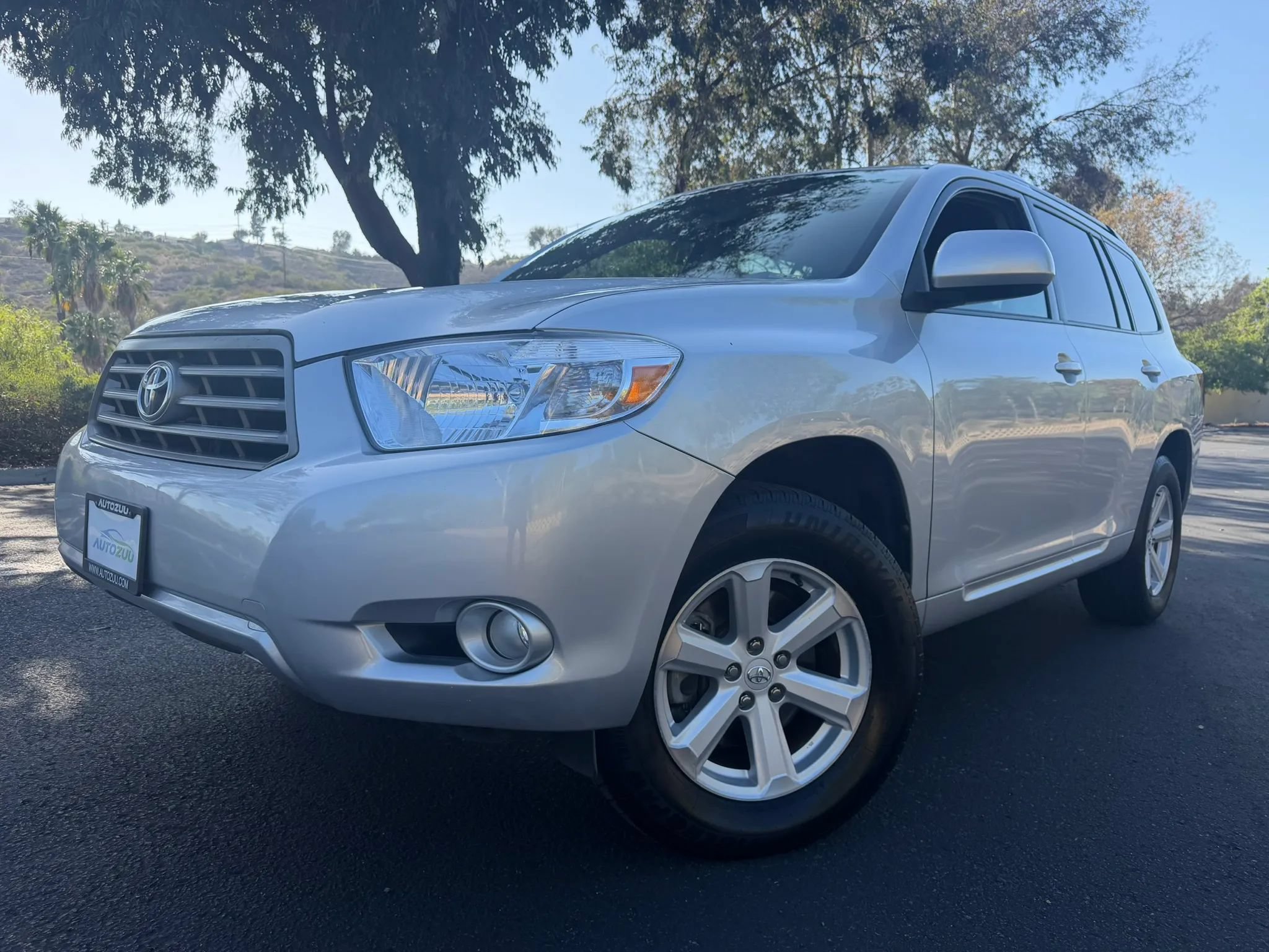 Used 2010 Toyota Highlander SE AWD/4WD image 1