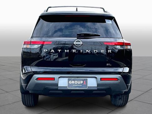 New 2026 Nissan Pathfinder SL image 4