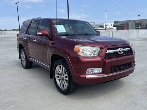 Used 2011 Toyota 4Runner SR5 w/ Premium Pkg w/Leather AWD/4WD image 3
