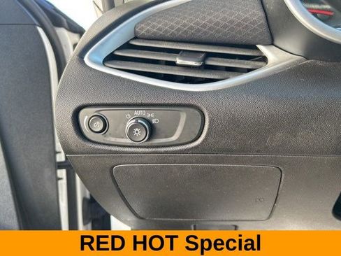 Used 2023 Chevrolet Malibu LT image 18