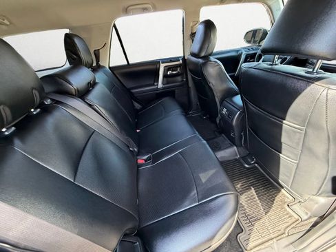 Used 2018 Toyota 4Runner SR5 AWD/4WD image 23