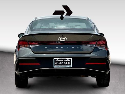Used 2026 Hyundai Elantra Sport FWD image 7