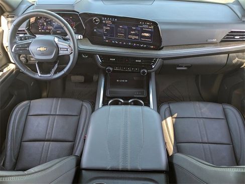 Used 2025 Chevrolet Tahoe High Country image 16